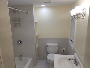28 Bowe Ave, Unit 28 Bowe in Stratford, CT - Building Photo - Building Photo