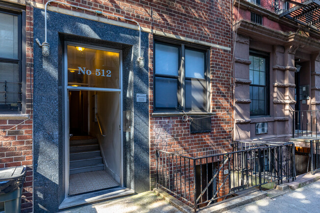 512 E 82nd St in New York, NY - Building Photo - Building Photo