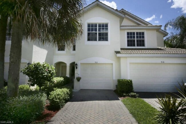 912 Hampton Cir