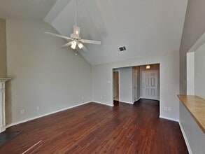 2108 Petunia St in Dallas, TX - Building Photo - Building Photo