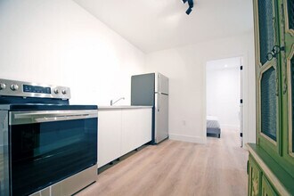 3666 NE 168th St in North Miami Beach, FL - Building Photo - Building Photo