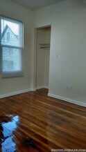 5 Smythe St, Unit 2 in Brookline, MA - Foto de edificio - Building Photo