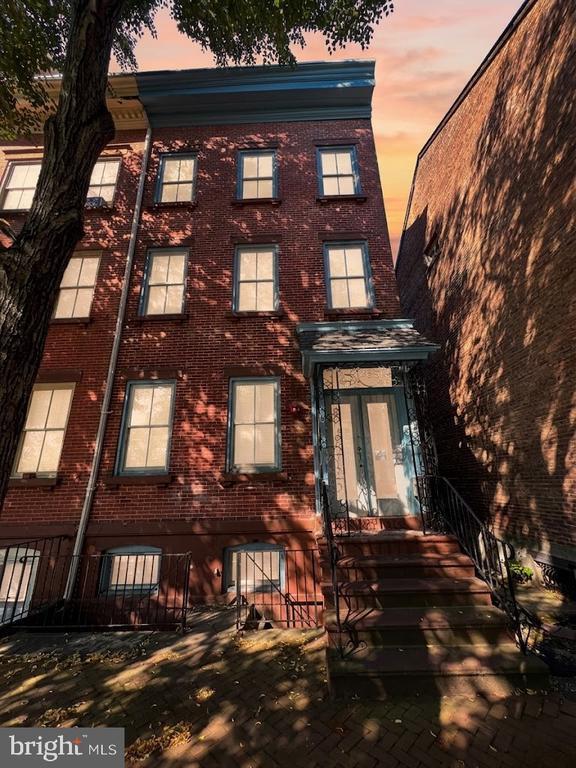 property at 255 Mercer St