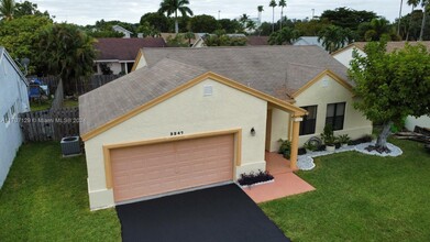 3247 NW 102nd Terrace in Sunrise, FL - Building Photo - Building Photo