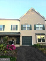 725 Dell Ct in Southampton, PA - Building Photo