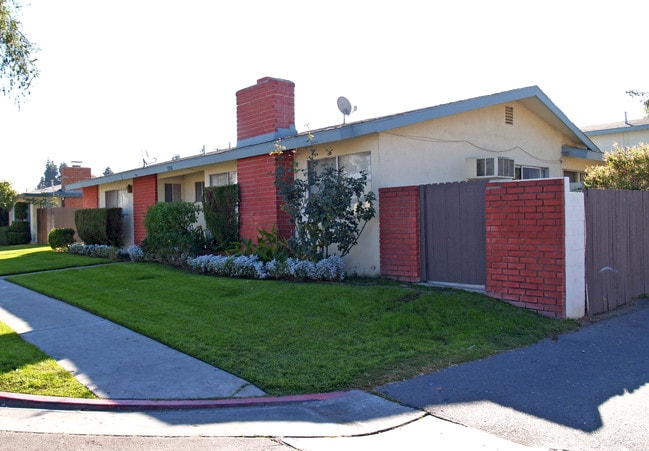 3238 W Cabot Dr in Anaheim, CA - Building Photo - Building Photo