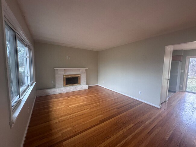 7105 Nachand Ln in Louisville, KY - Foto de edificio - Building Photo