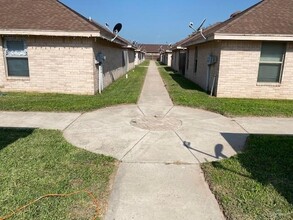 1003 Cedarwood Dr in Rio Grande City, TX - Building Photo - Building Photo