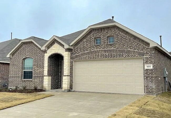 property at 1104 Longleaf Ln