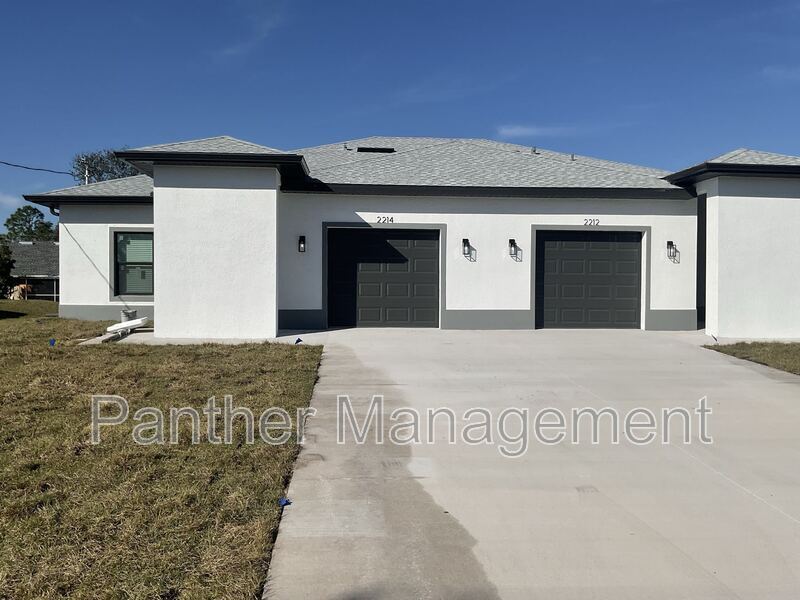2214 Keith Ave S in Lehigh Acres, FL - Building Photo