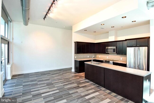 7809 Woodmont Ave in Bethesda, MD - Building Photo - Building Photo