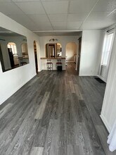 1800 N Rosewood Ave in Muncie, IN - Foto de edificio - Building Photo