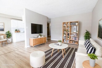 Lincoln Terrace in Calgary, AB - Building Photo - Building Photo