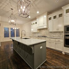 1040 E 38th St in Tulsa, OK - Building Photo - Building Photo