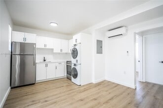 1955 NW 2nd Ct in Miami, FL - Building Photo - Building Photo