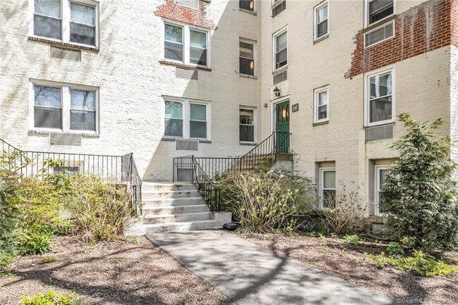 140 Summer St in Stratford, CT - Foto de edificio - Building Photo
