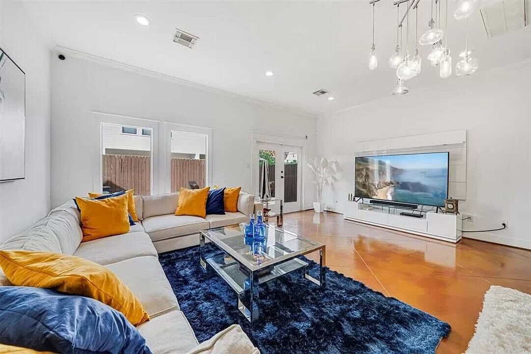 5522 Larkin St in Houston, TX - Building Photo