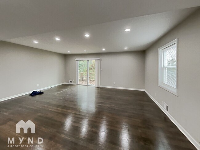 1324 N Cliff Valley Way NE in Atlanta, GA - Building Photo - Building Photo