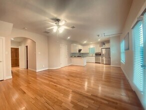 3729 Main Poplar Dr in Houston, TX - Foto de edificio - Building Photo