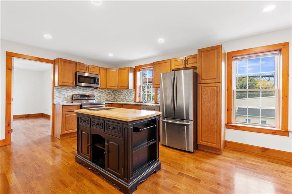 75 Albany St in Poughkeepsie, NY - Building Photo