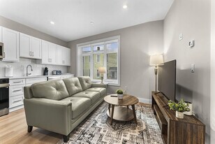 394 McGrath Hwy, Unit ID1364692P in Somerville, MA - Building Photo