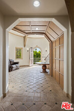 1041 Somera Rd in Los Angeles, CA - Building Photo - Building Photo