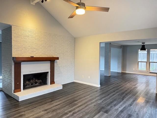 property at 2933 Forest Hills Ln