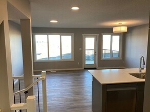 1430 Aster Way NW in Edmonton, AB - Building Photo - Building Photo