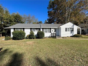 2110 Rogers Dr in Fayetteville, NC - Building Photo - Building Photo