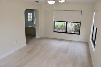 33 63rd St in Yankeetown, FL - Foto de edificio - Building Photo