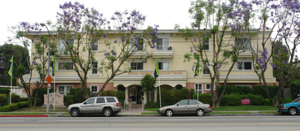 Tarzana Courtyard in Tarzana, CA - Building Photo - Building Photo