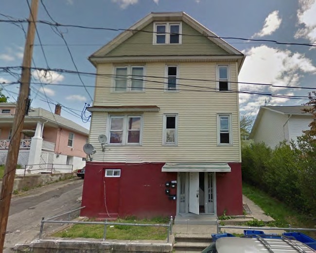 112 Shelley St