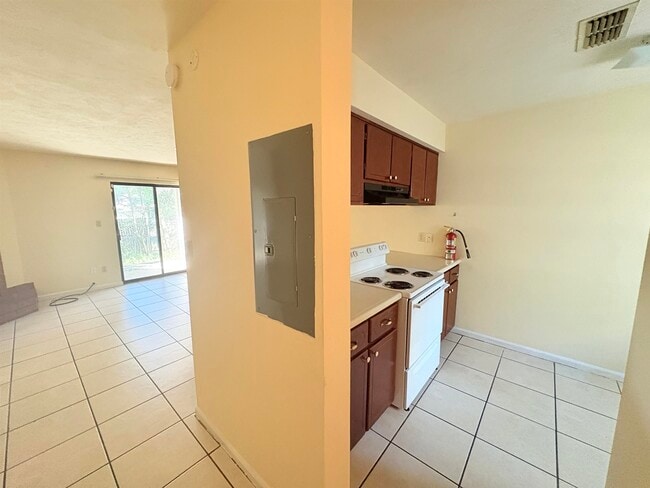 1858 Sylvan Ct in Tallahassee, FL - Building Photo - Building Photo