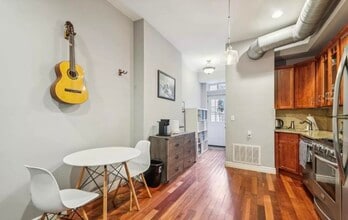 96 Bowers St in Jersey City, NJ - Building Photo - Building Photo