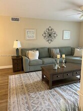 19701 E Country Club Dr in Aventura, FL - Building Photo - Building Photo