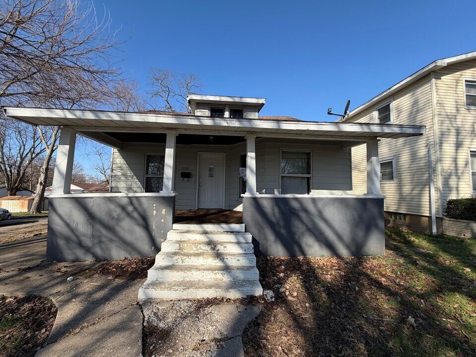 1410 Sherman St in Danville, IL - Building Photo