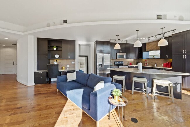 101 Bowen St in Dallas, TX - Building Photo - Building Photo