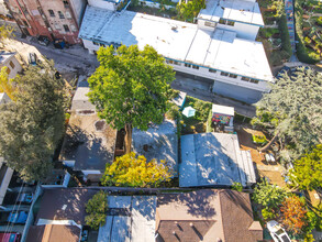 1108 Manzanita St in Los Angeles, CA - Building Photo - Building Photo