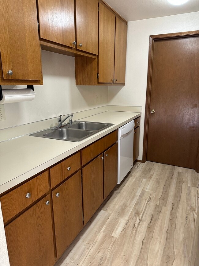 5220 Pine Rd NE in Bremerton, WA - Foto de edificio - Building Photo