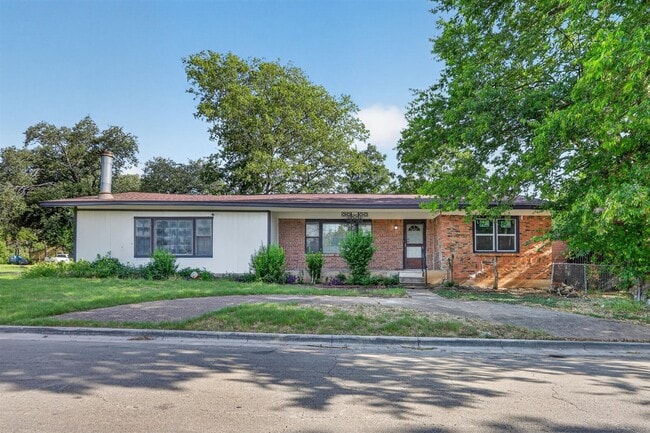 property at 4400 Hodgkins Rd