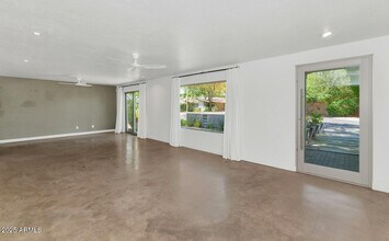 4629 E Earll Dr in Phoenix, AZ - Foto de edificio - Building Photo