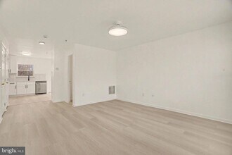 14805 Strawberry Ln in Burtonsville, MD - Building Photo - Building Photo