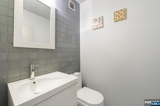 5 Horizon Rd in Fort Lee, NJ - Building Photo - Building Photo