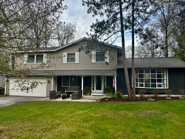 property at 609 Bloomfield Rd
