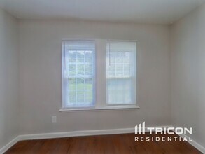 7233 Hidden Creek Dr in Charlotte, NC - Building Photo - Building Photo