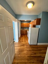 12 Webster St, Unit 12 Webster Unit 1 in Haverhill, MA - Building Photo