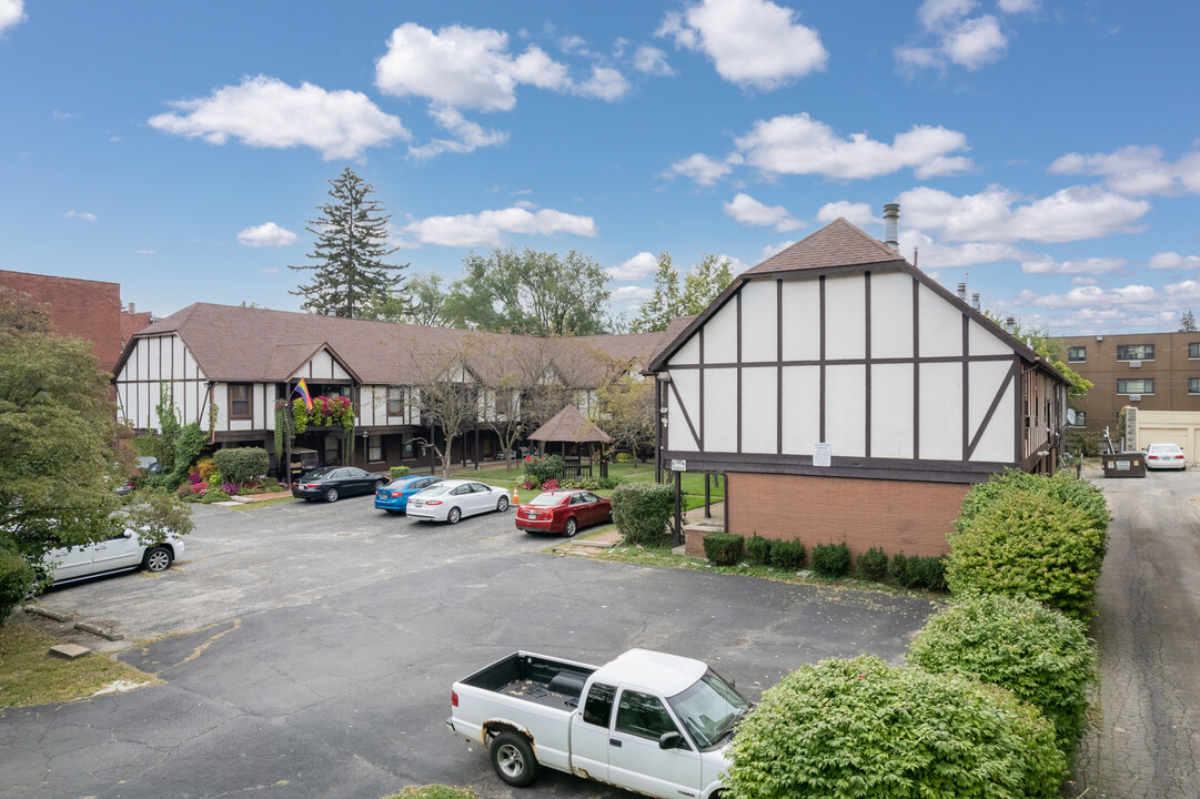 2140 Scottwood Ave in Toledo, OH - Building Photo