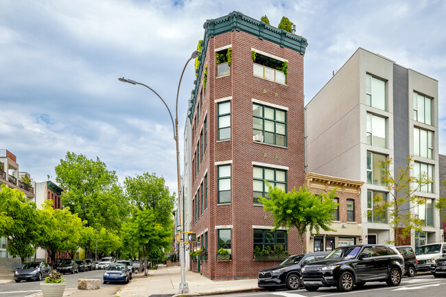 587 Washington Ave in Brooklyn, NY - Building Photo - Building Photo