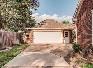 2735 Oakland Dr in Sugar Land, TX - Building Photo - Building Photo