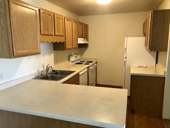 451 Linden Dr in Lomira, WI - Building Photo - Building Photo